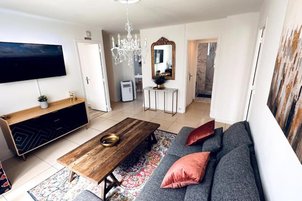 Appartement 3 Chambres + Parking A Lyon 7 Exterior foto